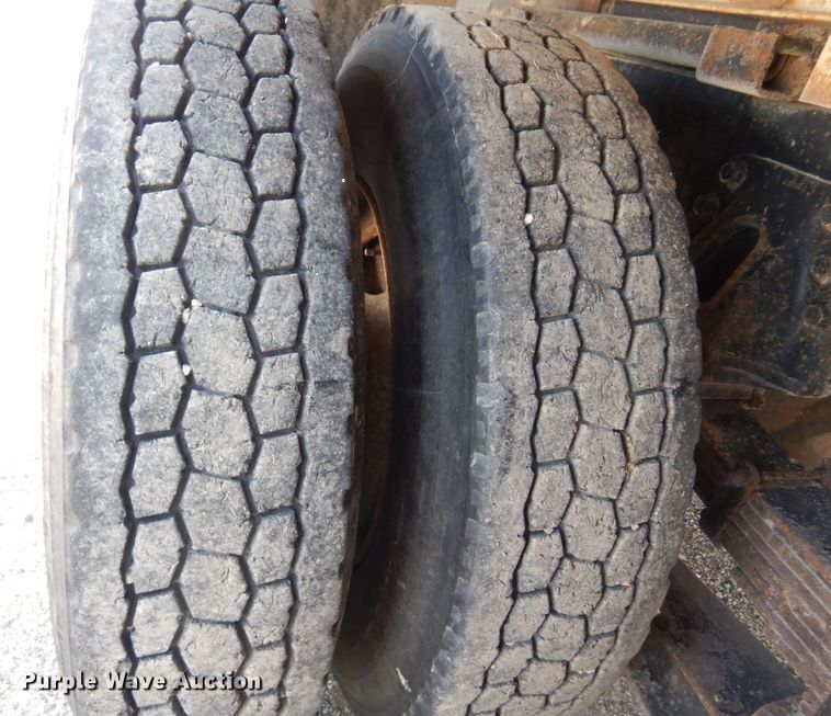 image for item DB7835 1998 International 4900  dump truck