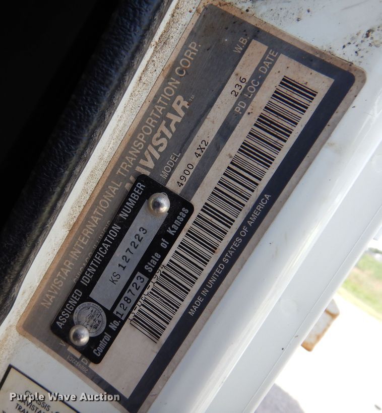 image for item DB7835 1998 International 4900  dump truck