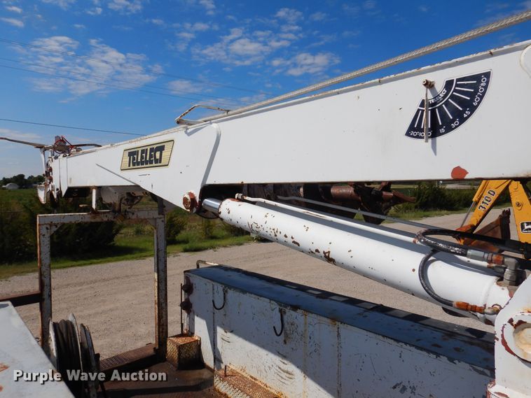 image for item DB7836 1991 GMC TopKick C6500  digger derrick truck