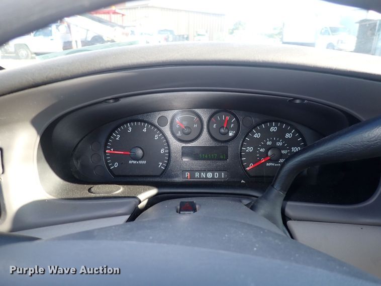 image for item DF8360 2006 Ford Taurus SE