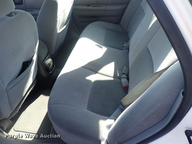 image for item DF8360 2006 Ford Taurus SE