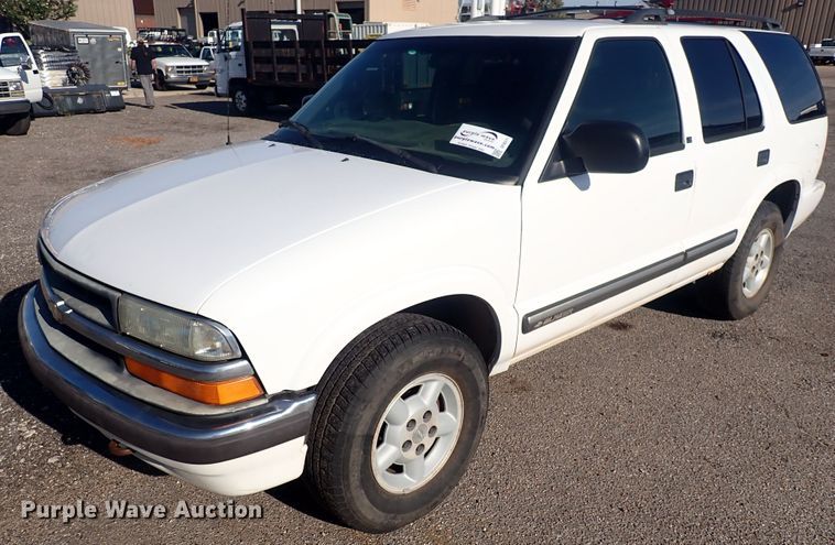 image for item DF8371 2001 Chevrolet Blazer  SUV