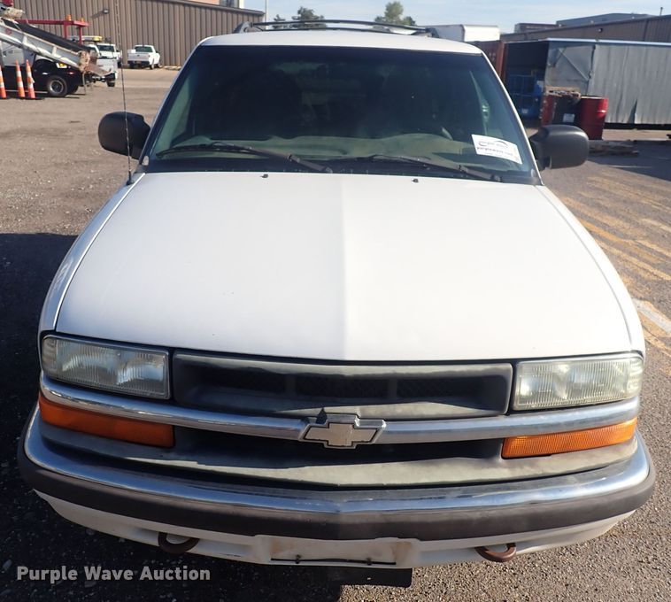 image for item DF8371 2001 Chevrolet Blazer  SUV