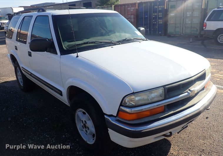 image for item DF8371 2001 Chevrolet Blazer  SUV