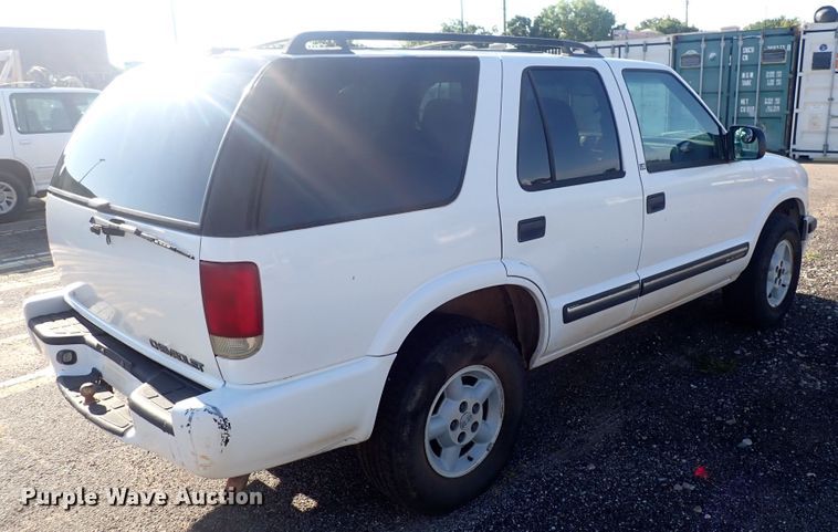 image for item DF8371 2001 Chevrolet Blazer  SUV