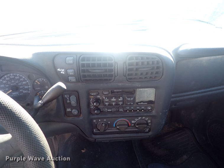 image for item DF8371 2001 Chevrolet Blazer  SUV