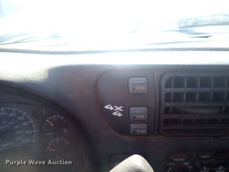 image for item DF8371 2001 Chevrolet Blazer  SUV