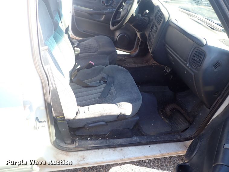 image for item DF8371 2001 Chevrolet Blazer  SUV