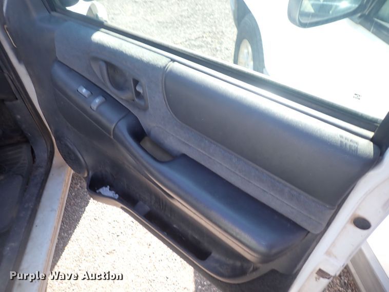 image for item DF8371 2001 Chevrolet Blazer  SUV