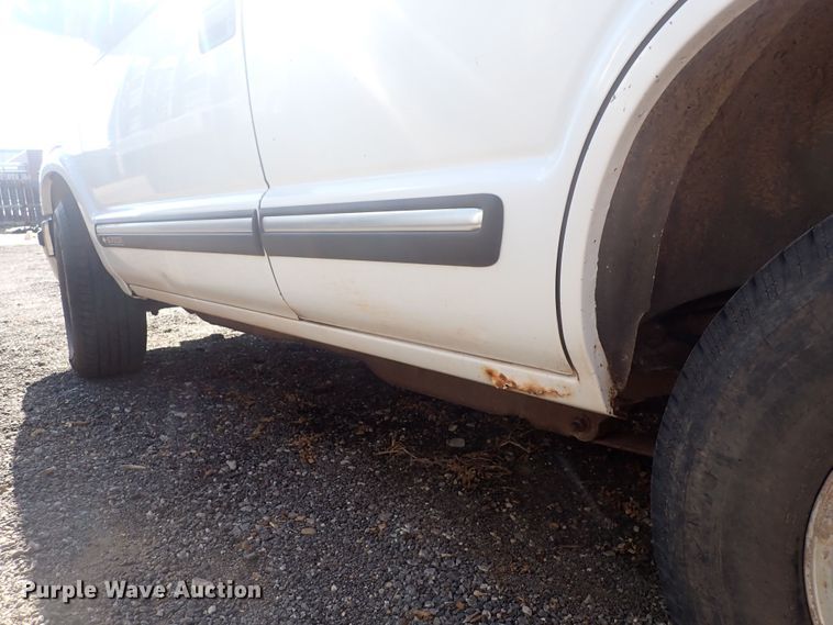 image for item DF8371 2001 Chevrolet Blazer  SUV