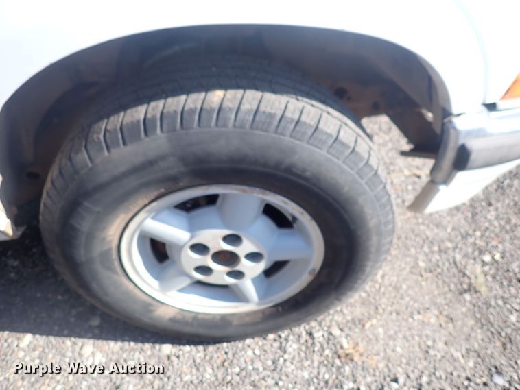 image for item DF8371 2001 Chevrolet Blazer  SUV