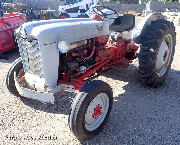 image for item DF8374 Ford  tractor