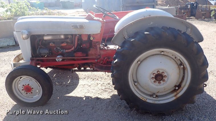 image for item DF8374 Ford  tractor