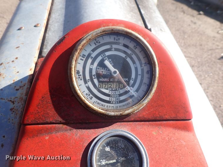 image for item DF8374 Ford  tractor