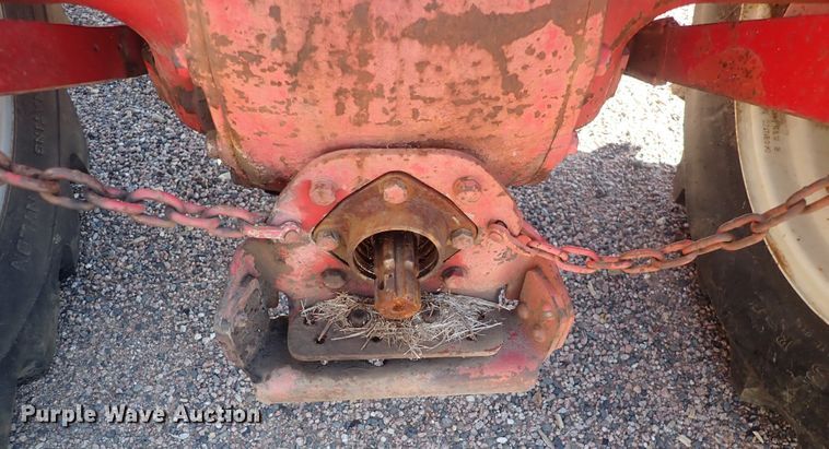 image for item DF8374 Ford  tractor