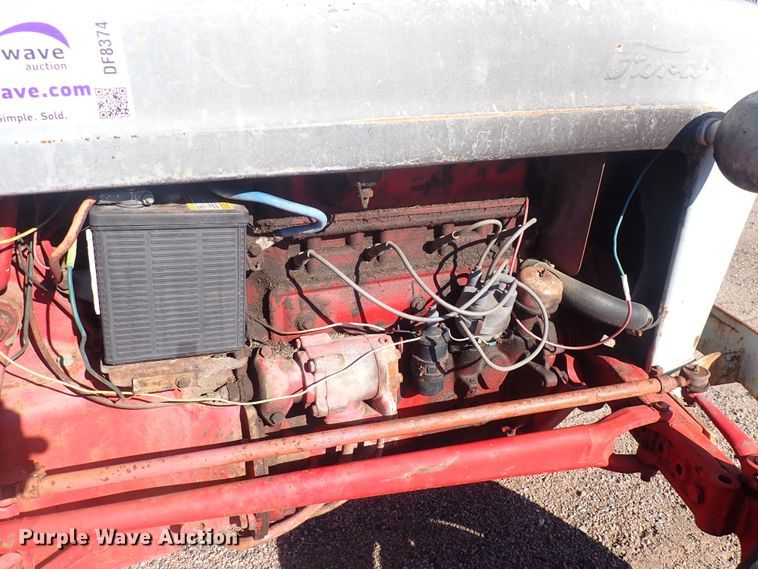image for item DF8374 Ford  tractor