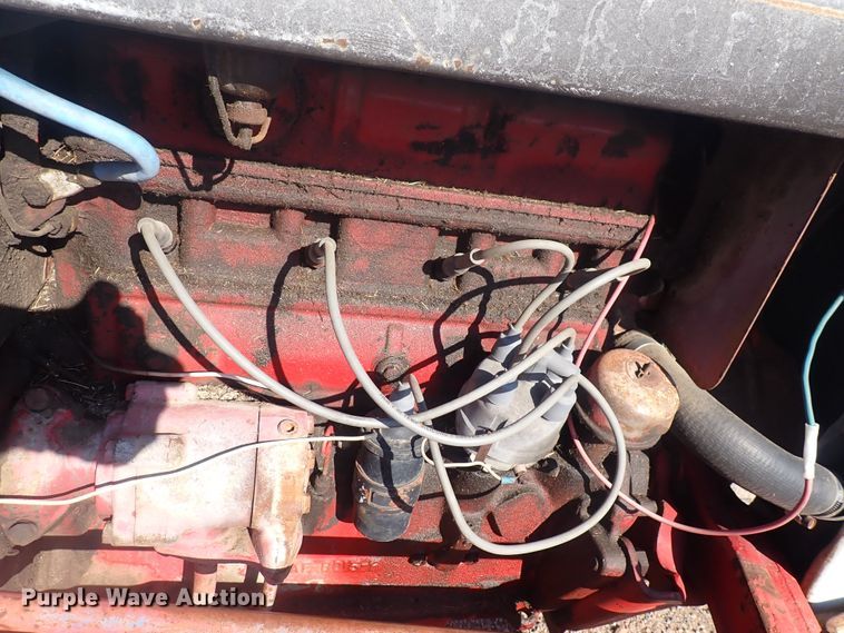 image for item DF8374 Ford  tractor