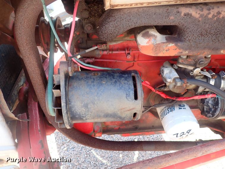 image for item DF8374 Ford  tractor