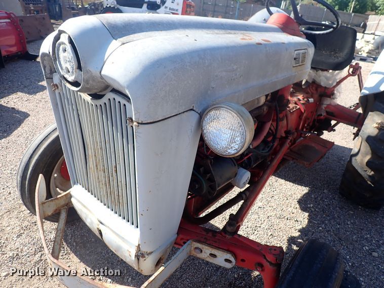 image for item DF8374 Ford  tractor