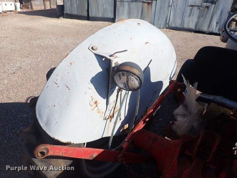 image for item DF8374 Ford  tractor