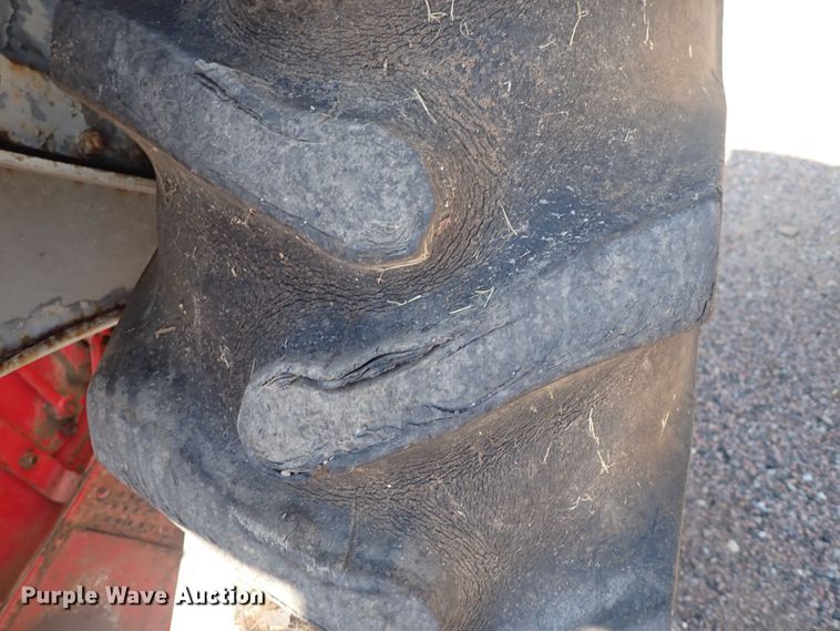 image for item DF8374 Ford  tractor