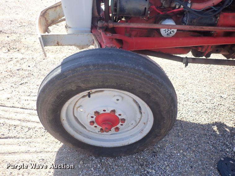 image for item DF8374 Ford  tractor