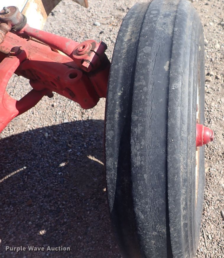 image for item DF8374 Ford  tractor