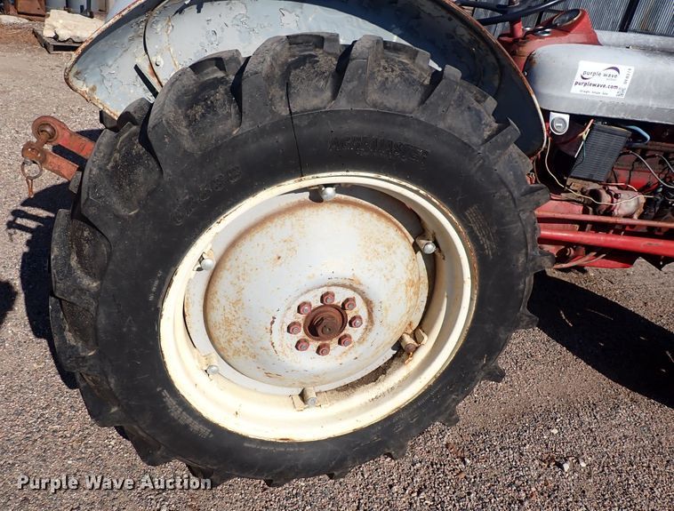 image for item DF8374 Ford  tractor