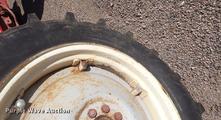 image for item DF8374 Ford  tractor