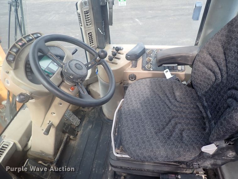 image for item DG2727 2004 Case 721D  wheel loader