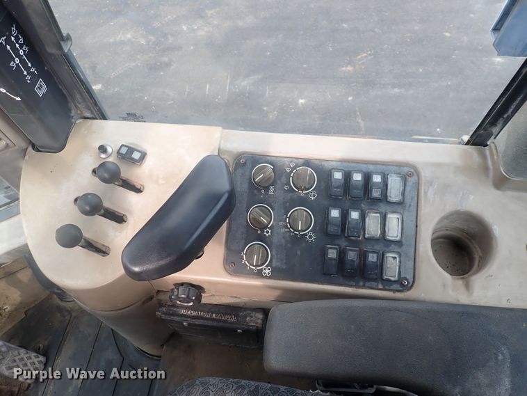 image for item DG2727 2004 Case 721D  wheel loader