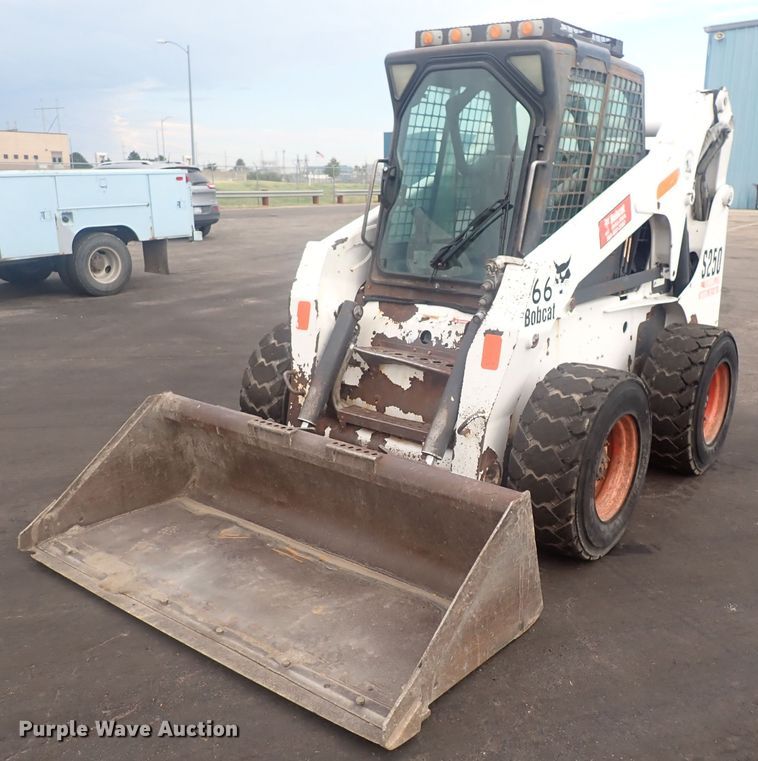 image for item DG2734 2003 Bobcat S250  skid steer loader