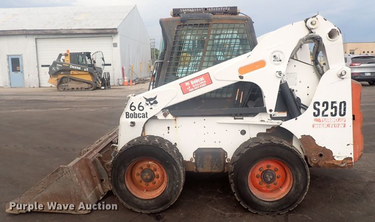 image for item DG2734 2003 Bobcat S250  skid steer loader