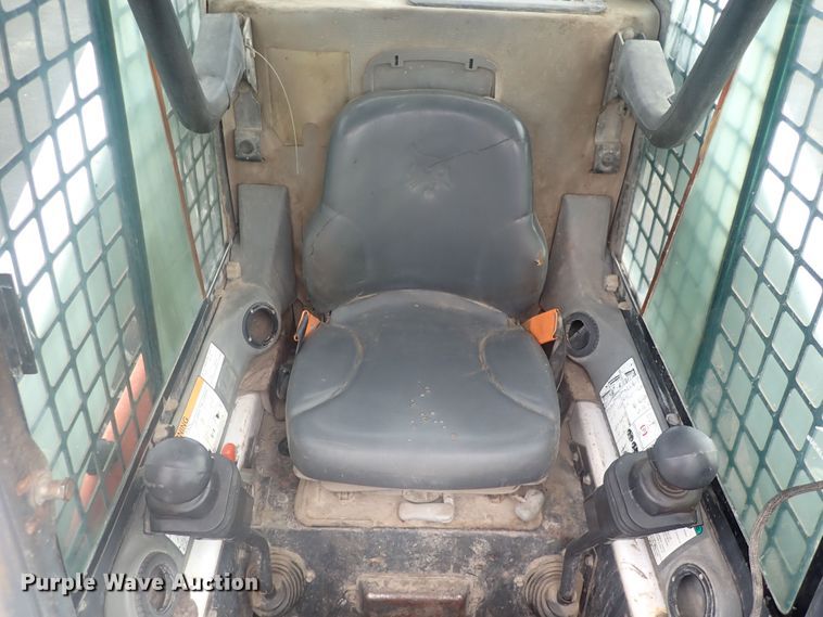 image for item DG2734 2003 Bobcat S250  skid steer loader