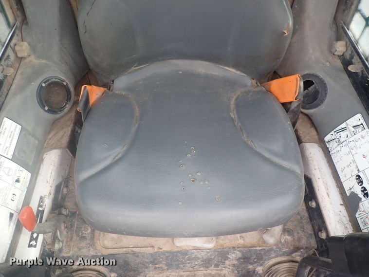 image for item DG2734 2003 Bobcat S250  skid steer loader