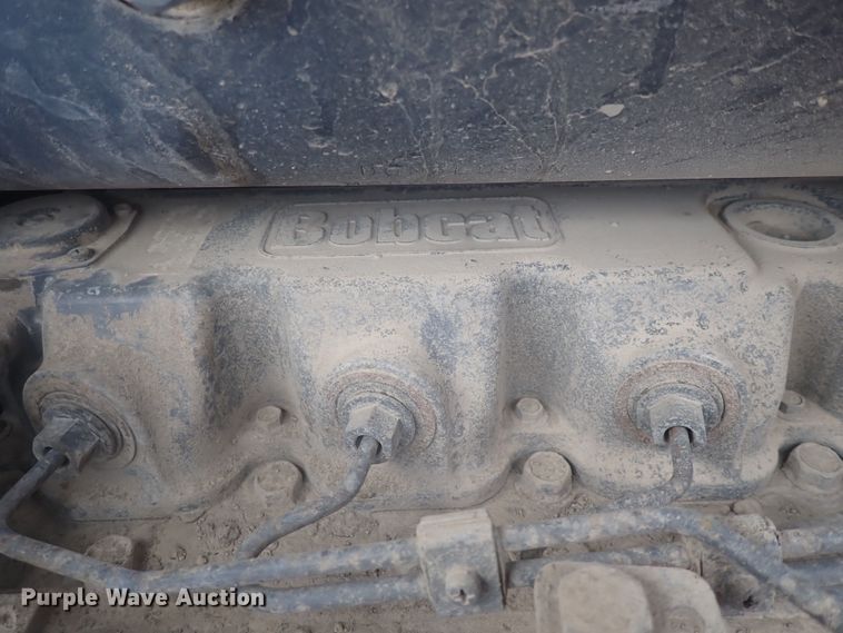 image for item DG2734 2003 Bobcat S250  skid steer loader