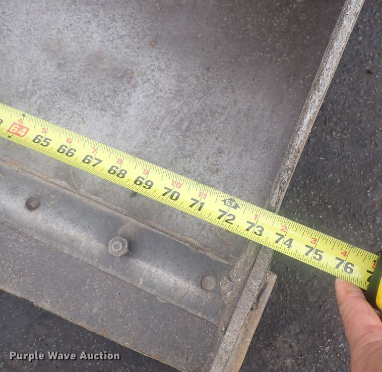 image for item DG2734 2003 Bobcat S250  skid steer loader