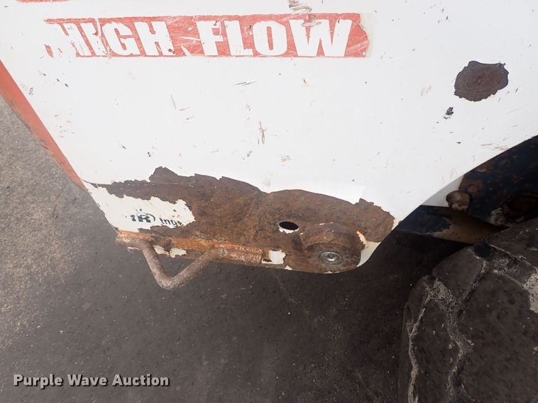 image for item DG2734 2003 Bobcat S250  skid steer loader