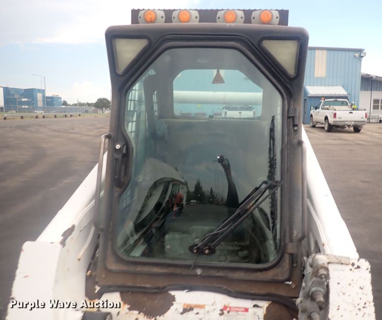 image for item DG2734 2003 Bobcat S250  skid steer loader