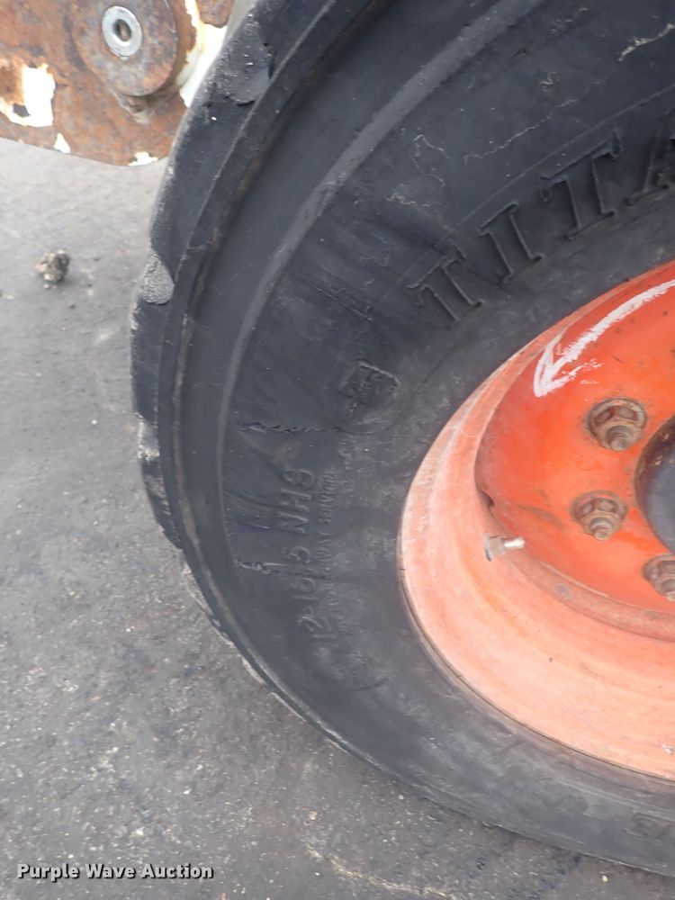 image for item DG2734 2003 Bobcat S250  skid steer loader