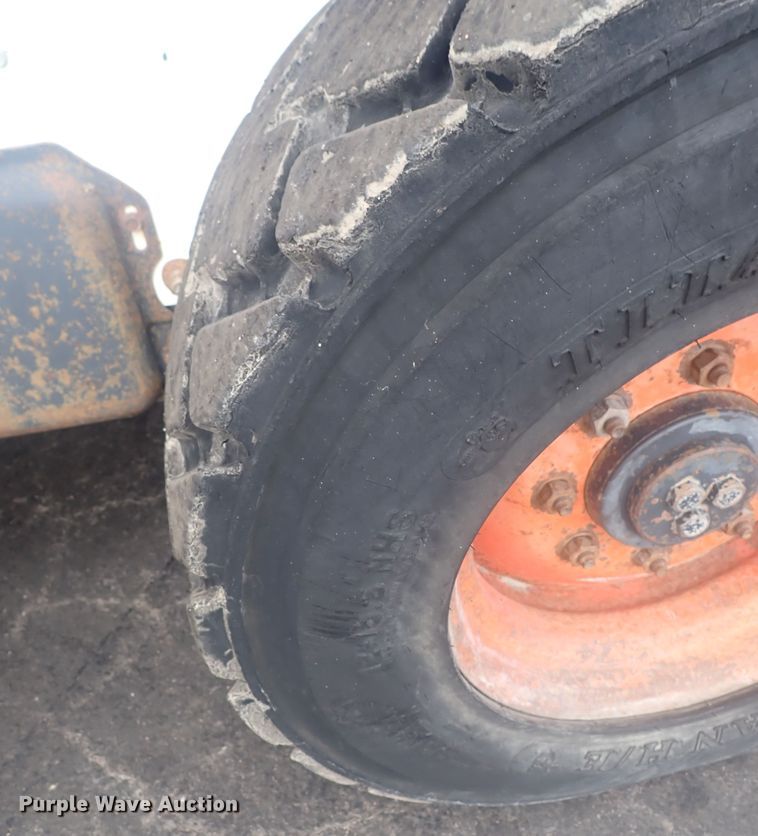 image for item DG2734 2003 Bobcat S250  skid steer loader