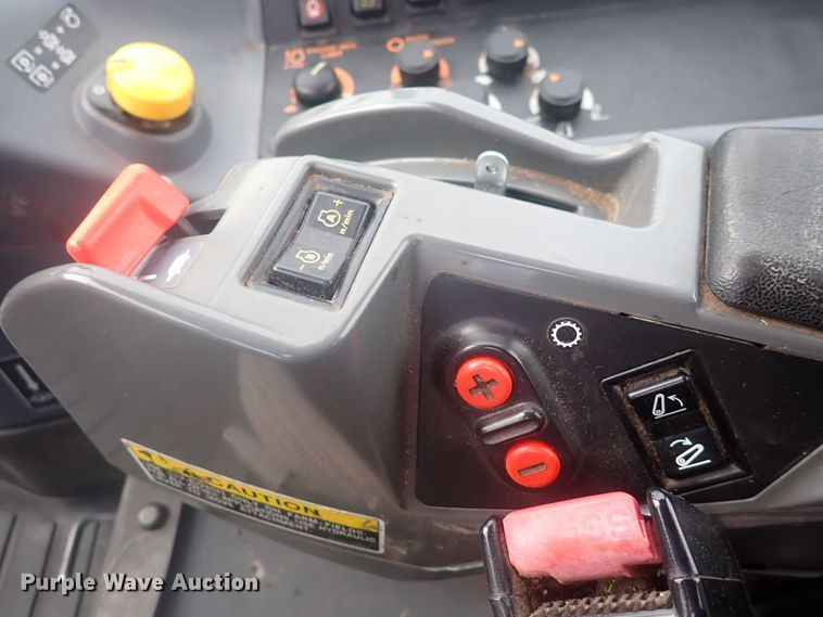 image for item DG2735 Kubota M126GX  MFWD tractor