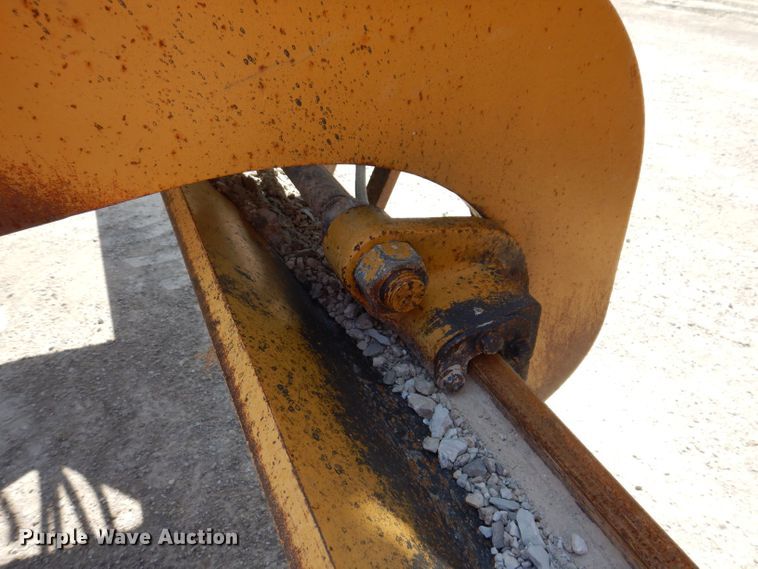 image for item DK2033 2005 Caterpillar 140H  motor grader