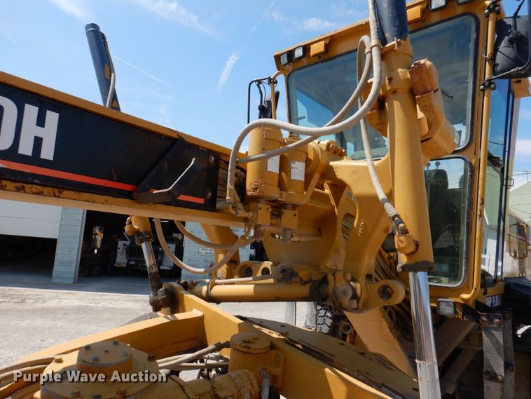 image for item DK2033 2005 Caterpillar 140H  motor grader