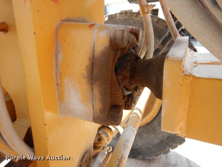 image for item DK2033 2005 Caterpillar 140H  motor grader