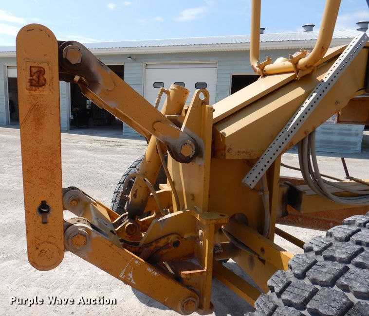 image for item DK2033 2005 Caterpillar 140H  motor grader