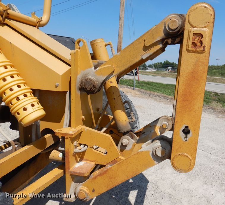 image for item DK2033 2005 Caterpillar 140H  motor grader