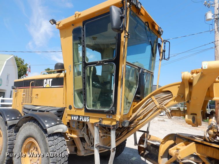 image for item DK2033 2005 Caterpillar 140H  motor grader