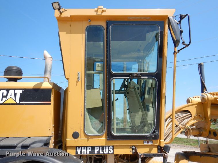 image for item DK2033 2005 Caterpillar 140H  motor grader