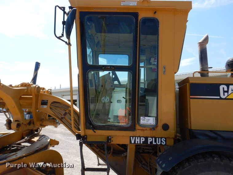 image for item DK2033 2005 Caterpillar 140H  motor grader